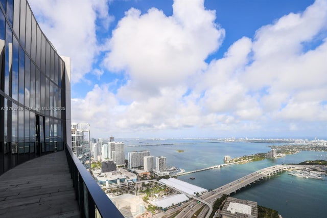 2 of 13 - 1000 Biscayne Blvd Th 1201, Miami, FL