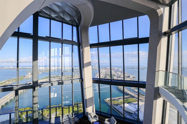 4 of 13 - 1000 Biscayne Blvd Th 1201, Miami, FL
