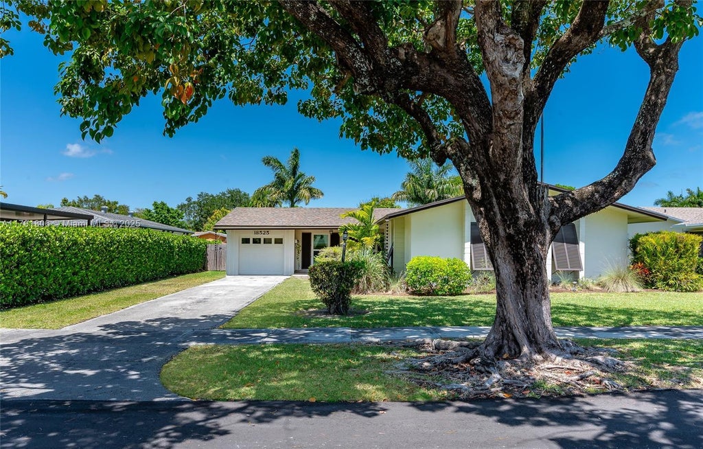 18525 Sw 90th Ct, Cutler Bay