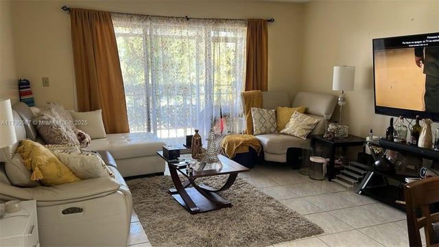 2 of 10 - 650 Ne 149th St 209a, Miami, FL