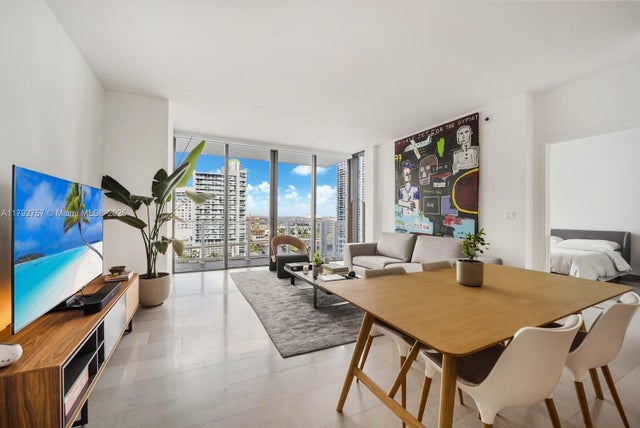 68 Se 6th St 1204, Miami