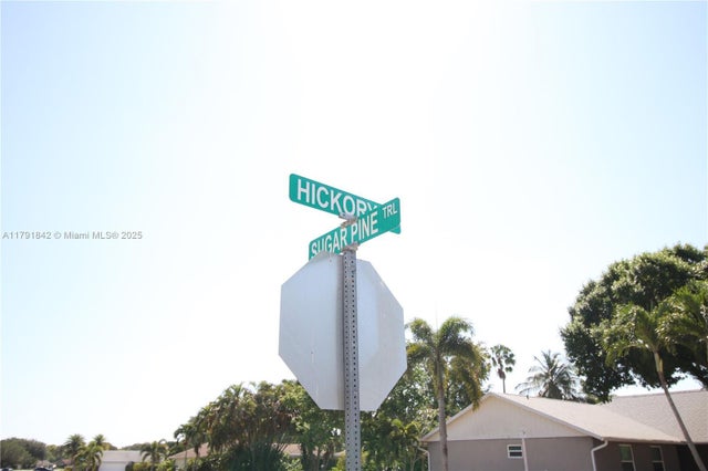 5 of 73 - 990 Hickory Trl, Wellington, FL