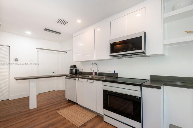 3 of 31 - 1955 Sw 5th Ave, Miami, FL