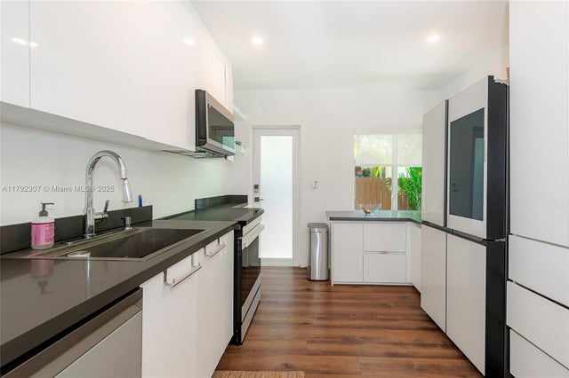 5 of 31 - 1955 Sw 5th Ave, Miami, FL
