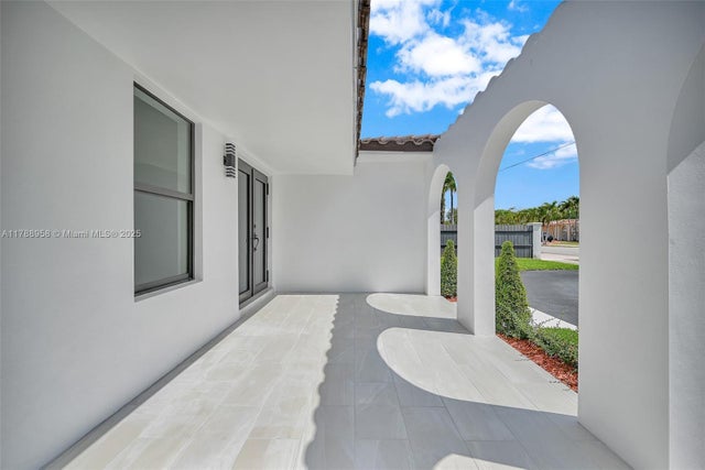 4 of 37 - 3420 Sw 108th Ave, Miami, FL