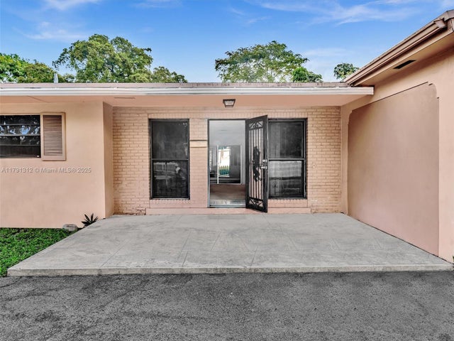 4 of 18 - 16191 Ne 11th Ave, North Miami Beach, FL
