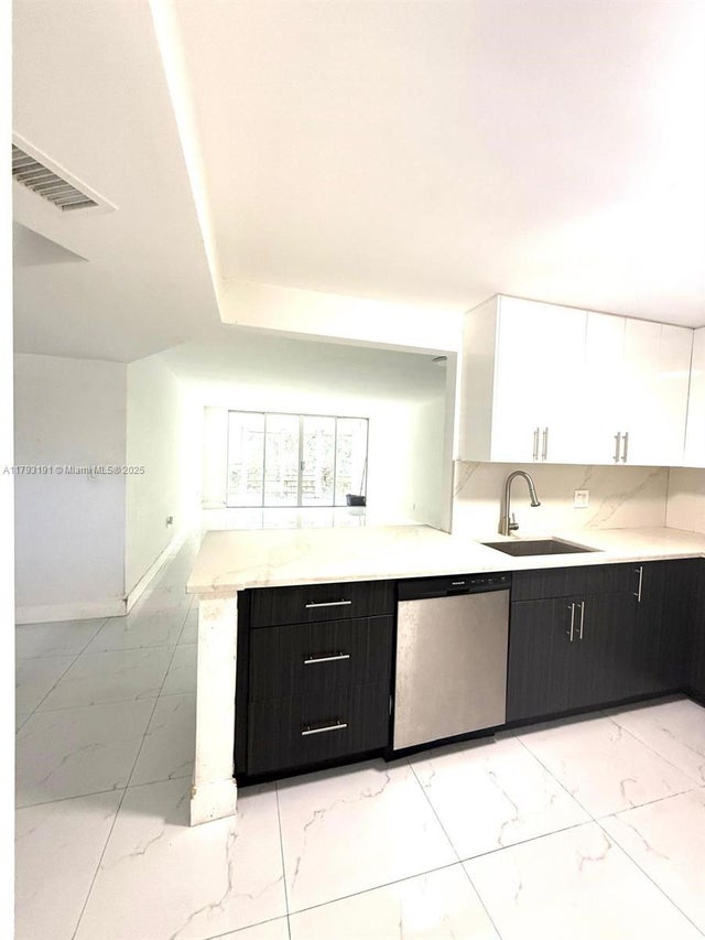 2 of 39 - 1401 Ne 191st St D201, Miami, FL