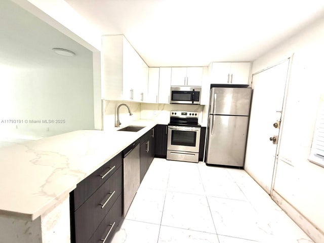 3 of 39 - 1401 Ne 191st St D201, Miami, FL