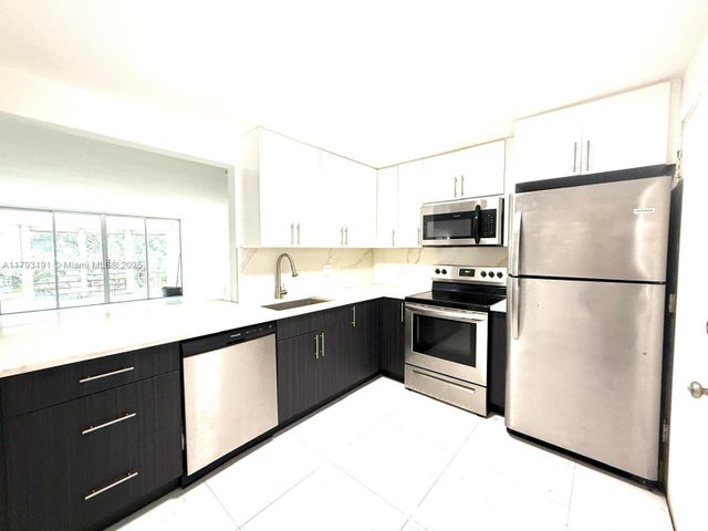 5 of 39 - 1401 Ne 191st St D201, Miami, FL