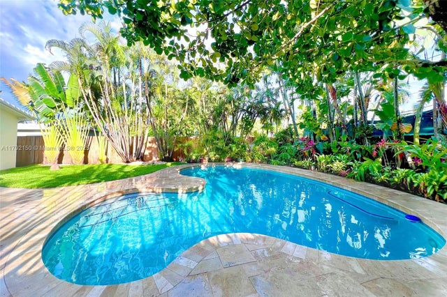 1 of 32 - 1318 Pierce St, Hollywood, FL