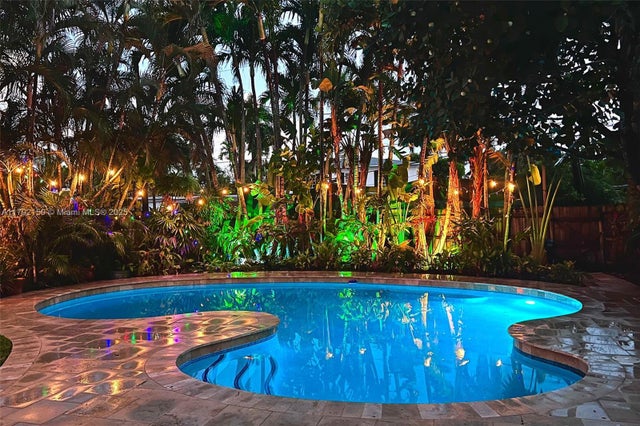 5 of 32 - 1318 Pierce St, Hollywood, FL