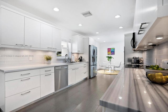 3 of 37 - 13605 Sw 73rd Ave, Palmetto Bay, FL