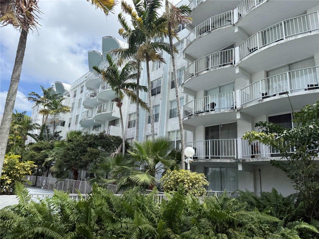 2 of 23 - 492 Nw 165th St Rd C-215, Miami, FL