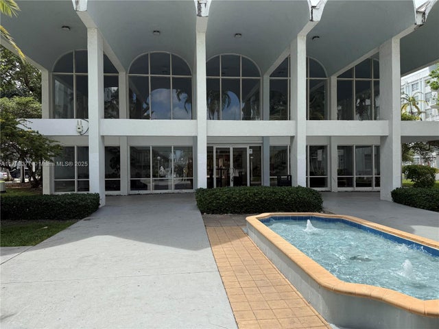 4 of 23 - 492 Nw 165th St Rd C-215, Miami, FL