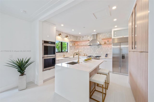 4 of 21 - 1375 Sw 17th Ter, Miami, FL