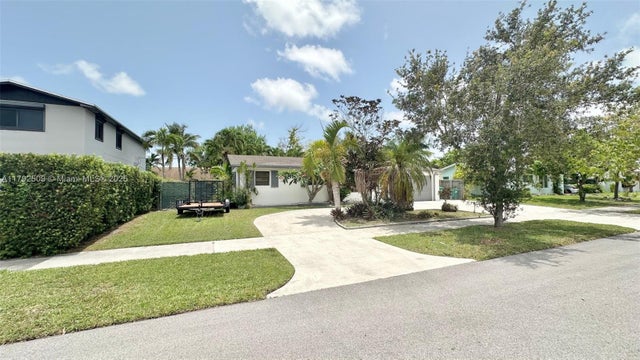4 of 36 - 19241 Sw 93rd Rd, Cutler Bay, FL