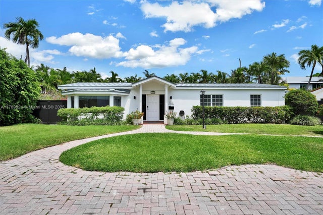 2 of 61 - 255 Ridgewood Rd, Key Biscayne, FL