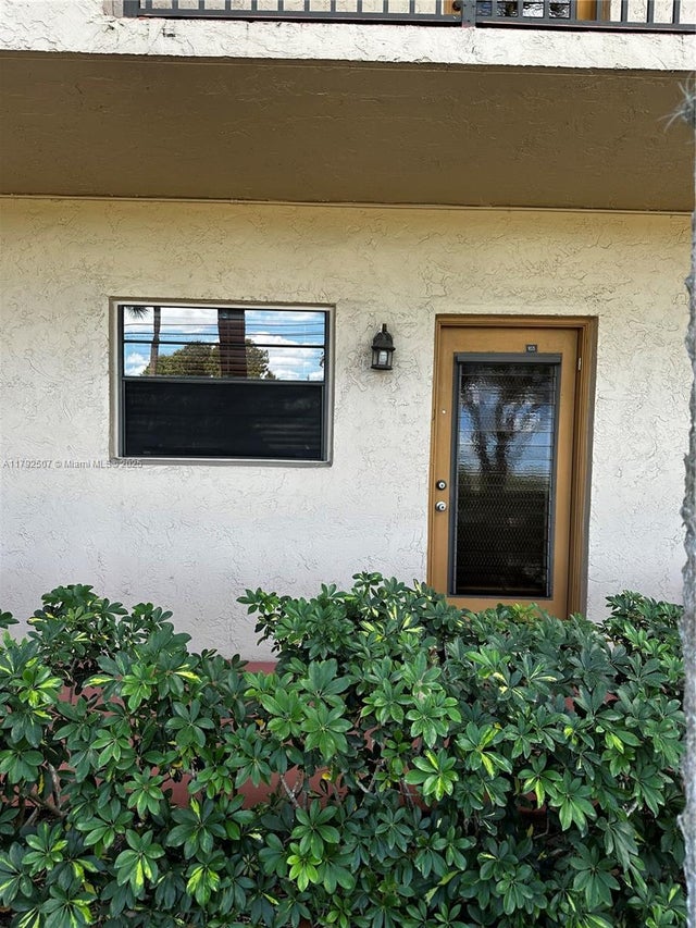 4 of 6 - 6090 N Sabal Palm Blvd 103, Tamarac, FL
