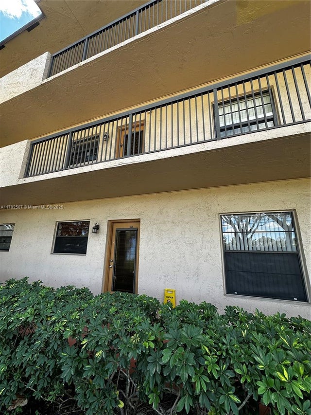 5 of 6 - 6090 N Sabal Palm Blvd 103, Tamarac, FL