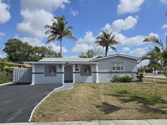 3801 Nw 8th Ct, Lauderhill