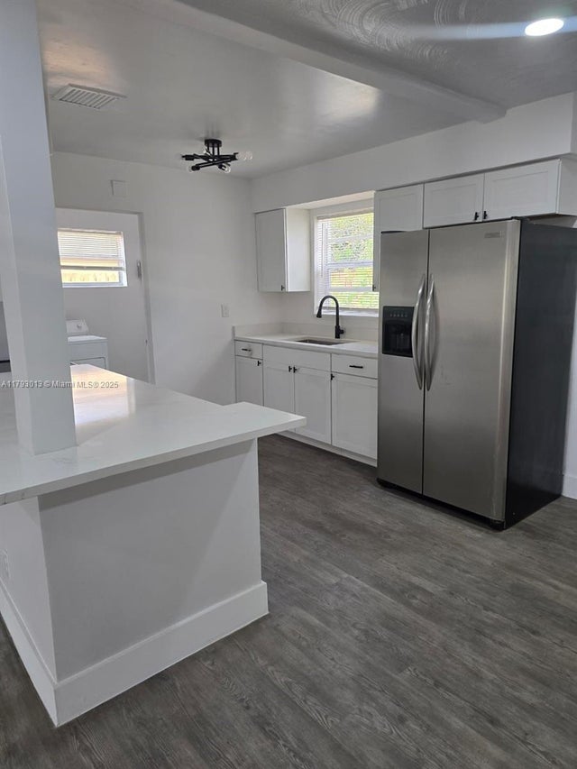 4 of 38 - 3801 Nw 8th Ct, Lauderhill, FL