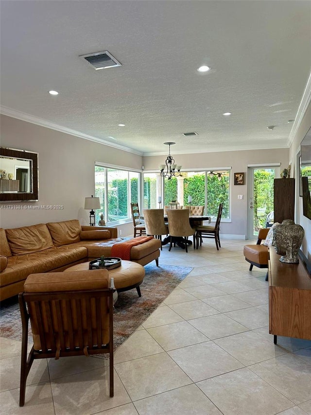 3 of 33 - 814 Capri St, Coral Gables, FL