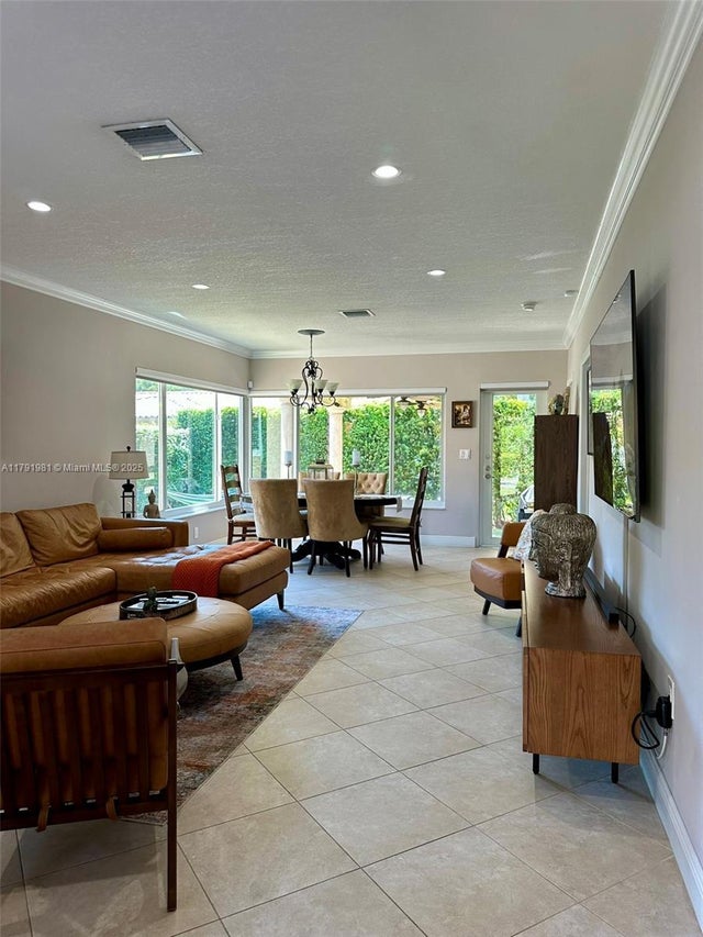 5 of 33 - 814 Capri St, Coral Gables, FL