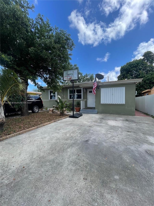 2 of 32 - 2144 Nw 85th St, Miami, FL