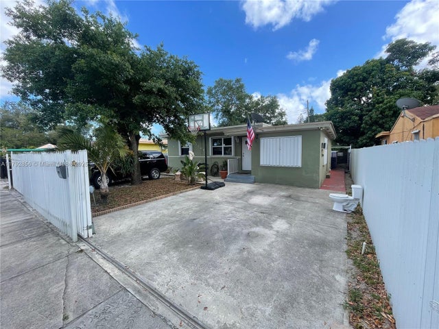 3 of 32 - 2144 Nw 85th St, Miami, FL