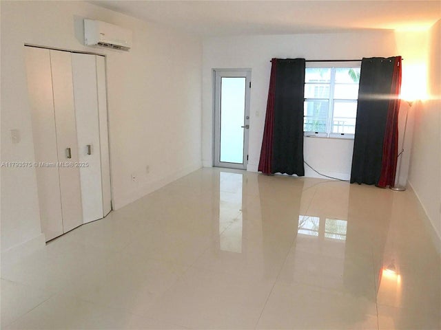 3 of 13 - 1604 Drexel Ave 107, Miami Beach, FL