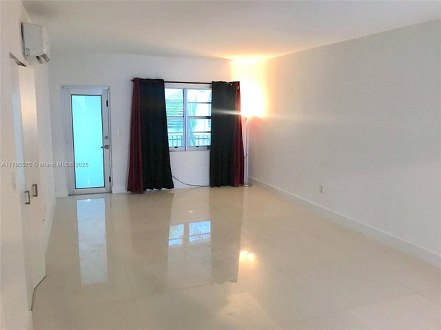 5 of 13 - 1604 Drexel Ave 107, Miami Beach, FL