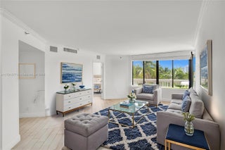 Photo of Listing #A11791677