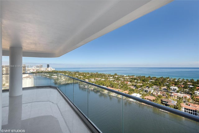 2 of 20 - 19707 Turnberry Way 28j, Aventura, FL