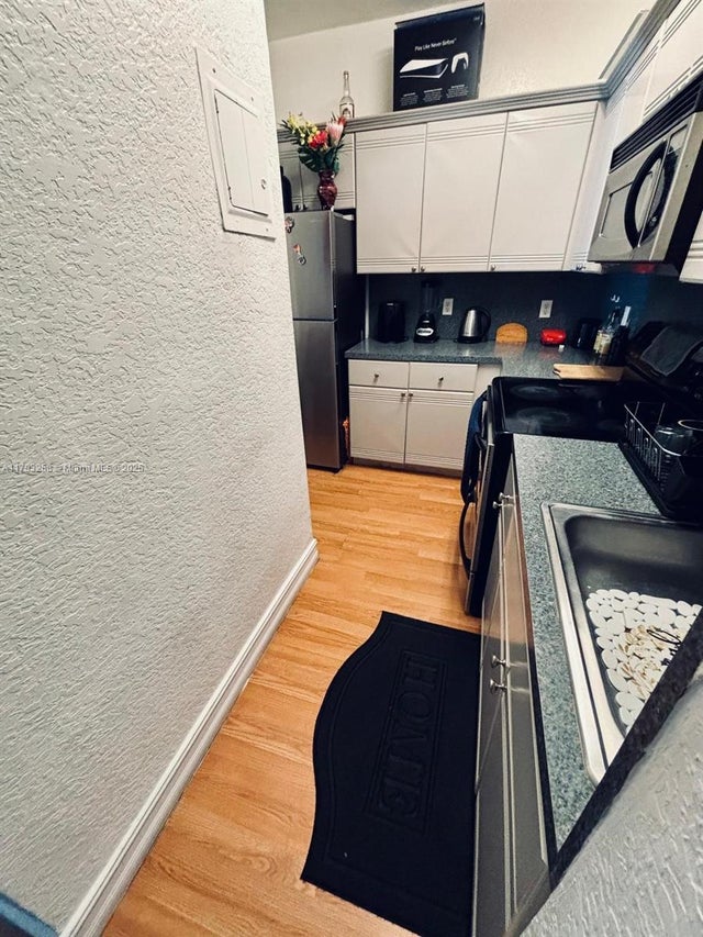 4 of 13 - 820 Euclid Ave 206, Miami Beach, FL