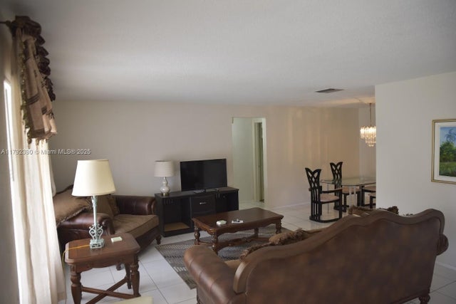 3 of 26 - 4701 Nw 43rd Av, Tamarac, FL