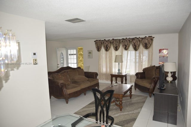 5 of 26 - 4701 Nw 43rd Av, Tamarac, FL