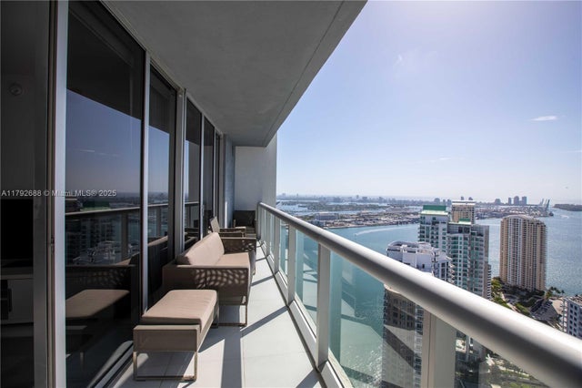 3 of 28 - 475 Brickell Ave 5007, Miami, FL