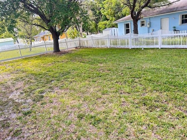 3 of 6 - 6001 Sw 66th St, South Miami, FL