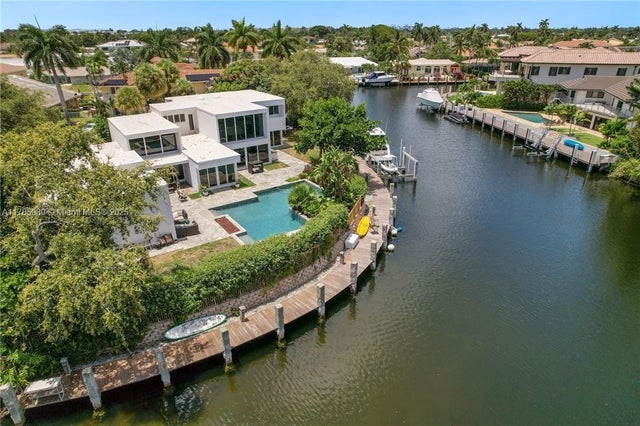 1 of 35 - 4050 Ne 25th Ave, Lighthouse Point, FL