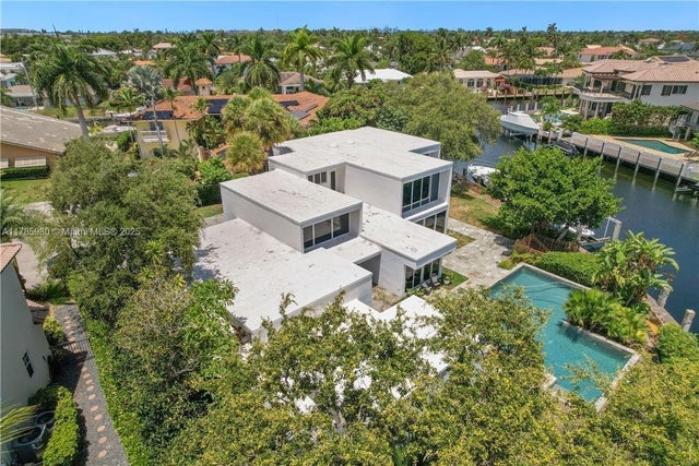 3 of 35 - 4050 Ne 25th Ave, Lighthouse Point, FL