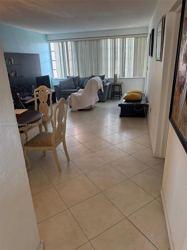 2 of 22 - 18555 Ne 14th Ave 602, Miami, FL