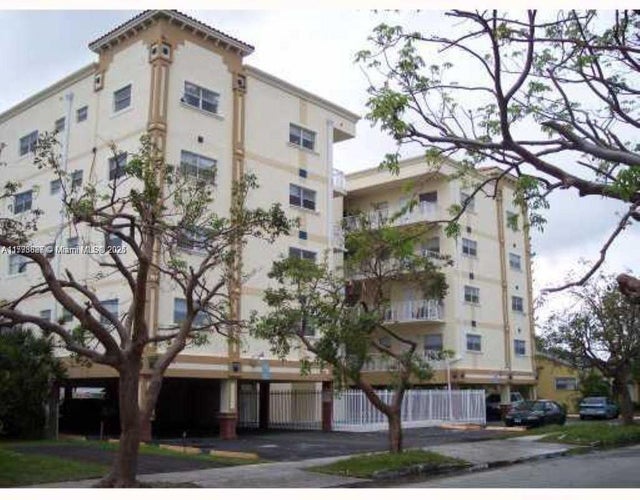 1 of 23 - 2008 Jackson St D9, Hollywood, FL