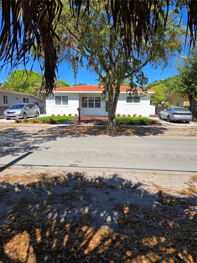 2 of 56 - 987 Ne 145th St, North Miami, FL