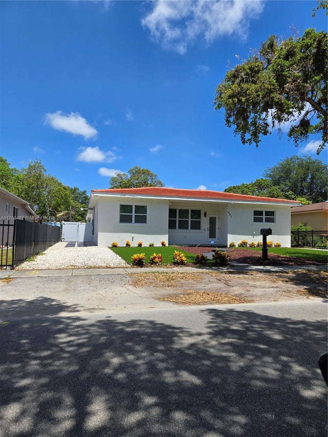3 of 56 - 987 Ne 145th St, North Miami, FL