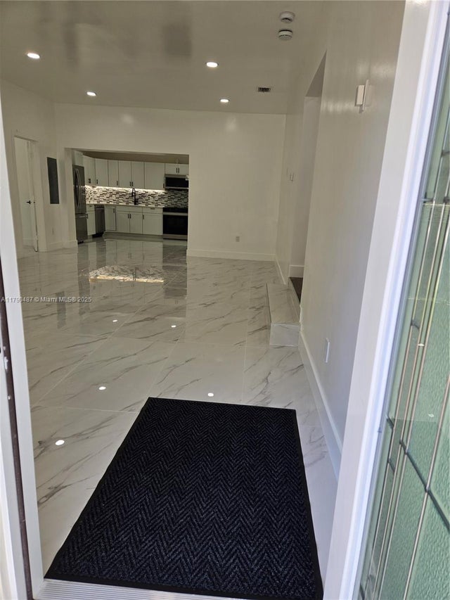 5 of 56 - 987 Ne 145th St, North Miami, FL
