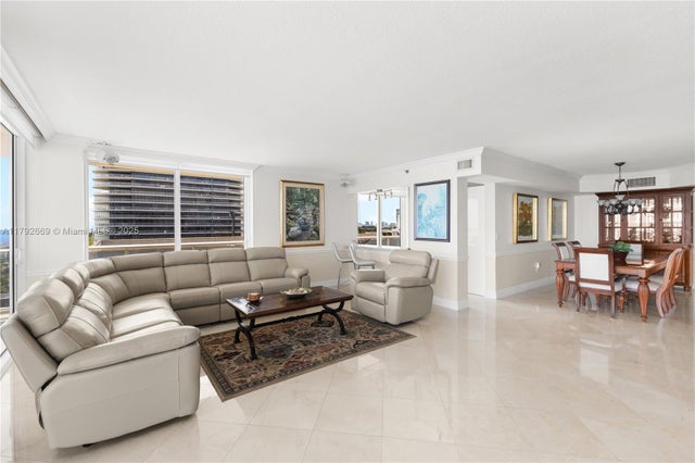 4 of 52 - 8855 Collins Ave 8j, Surfside, FL
