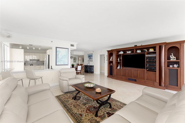 5 of 52 - 8855 Collins Ave 8j, Surfside, FL