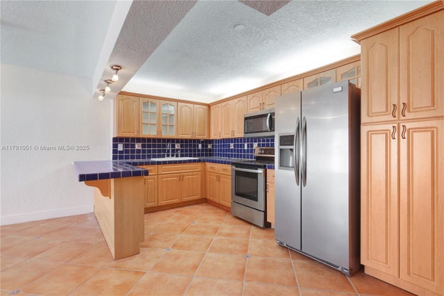 2 of 22 - 6801 Indian Creek Dr 602, Miami Beach, FL