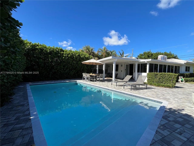 1 of 27 - 737 Ne 16th St, Fort Lauderdale, FL