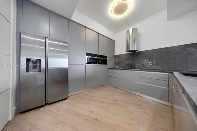 2 of 27 - 16001 Collins Ave 2+den 707, Sunny Isles Beach, FL